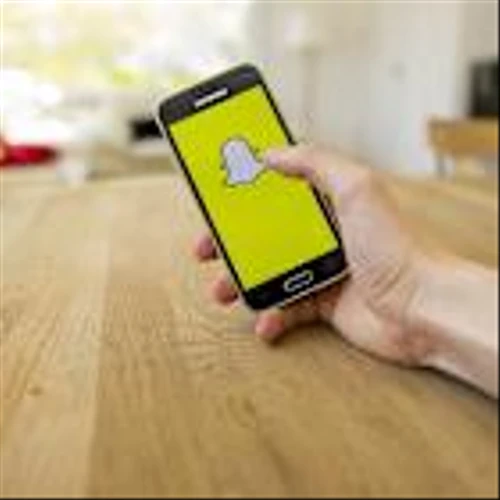 Snap Poised For Higher 2025 Revenue Than Previously Expected Despite Near-Term Uncertainty, Oppenheimer Says