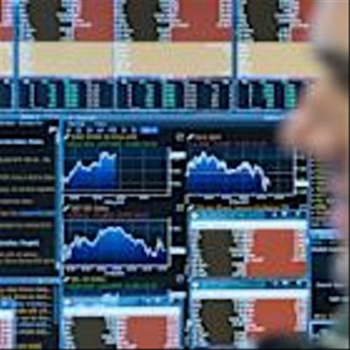 Analysis-US companies adopt options strategies to shield euro revenues in case dollar recovers