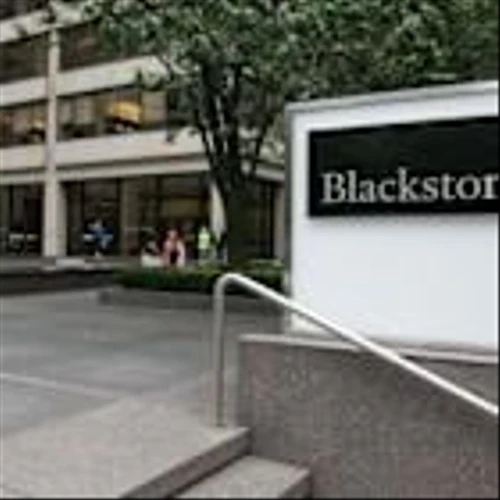 Is it Time to Sell Blackstone Stock Amid Rising Private Credit Woes?