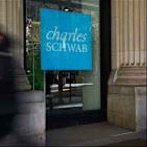 Schwab’s New Assets Rise 48% on Retail Investor Demand