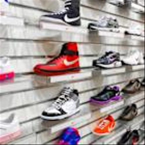 3 Shoes & Retail Apparel Stocks in Focus as Cost Pressures Loom