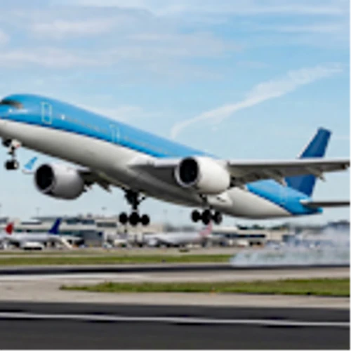 Travel Demand Soars Despite Fuel Costs—Are Airline Stocks a Buy?