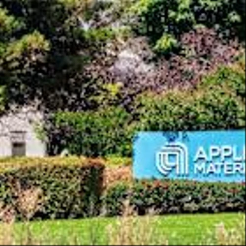 Applied Materials Hits New High: Is AMAT Stock Poised for Continued Gains in 2026?