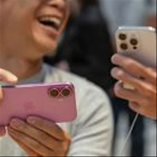 Stocks to Watch Monday: Apple, Palantir, Intel, Pfizer