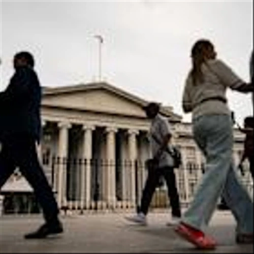 Bank of America Lowers US Rates Outlook on Weak Data, Fed Risks