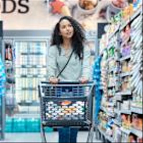 Walmart Shares Sink Despite Solid Sales Outlook. Should Investors Buy the Dip?