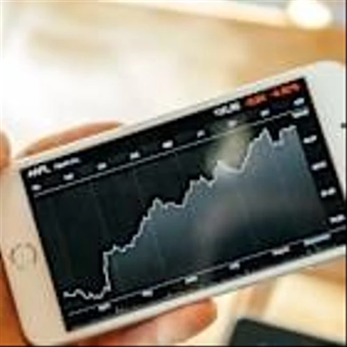 Jim Cramer Says He’s Already Ordered His Apple (AAPL) iPhone
