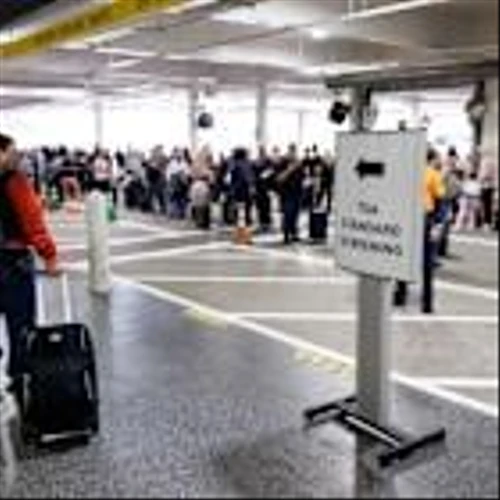 US Airline Executives Ask Congress to End Shutdown, Pay Workers