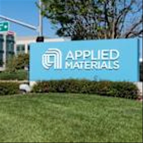 Can AMAT Lead the Display Market With Advanced OLED and AR/VR Push?