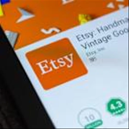 Etsy Plunges 28% in a Year: Should You Hold or Fold the Stock?