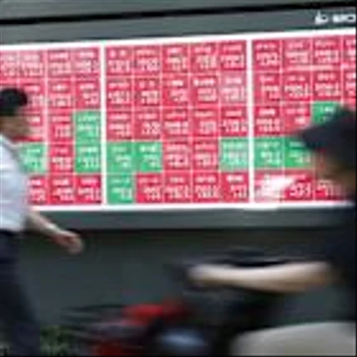 Trump and Ishiba Ignite Japan Stock Rally, Sink Government Bonds