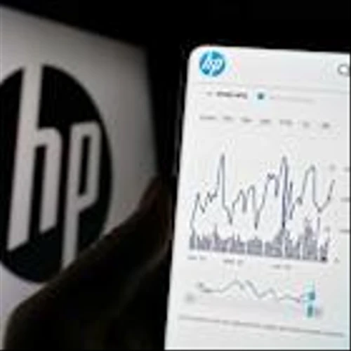 Wall Street Likes Server Stocks After Nvidia’s Q3. Is DELL or HPE Stock a Better Buy Here?