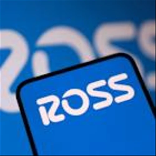 Ross Stores tops quarterly profit estimates as shoppers seek discount apparel