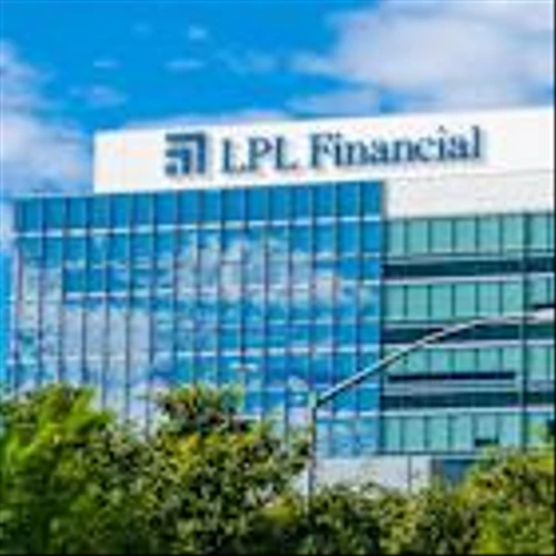 This Brokerage Stock Looks Like a Bargain Compared With Rival Firms