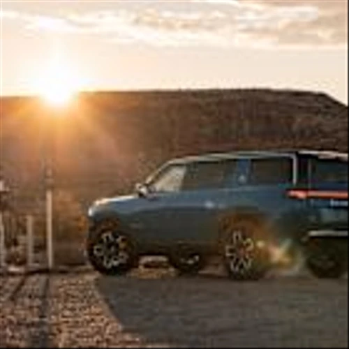 Buy This, Not That: The Hazards Are Flashing for 1 EV Maker