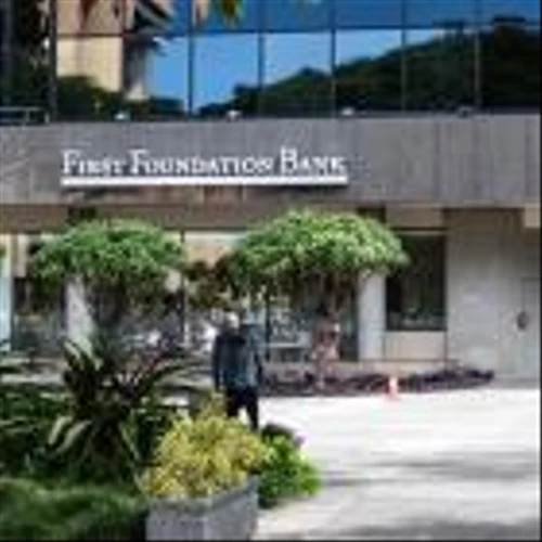 Investors Give Lifeline to Texas Bank Confronting Real-Estate Risks