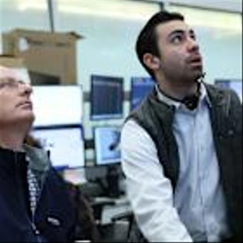 Cash Is Sending a ‘Sell’ Signal. What Stock Investors Should Do.