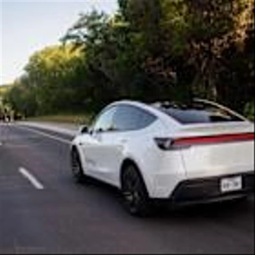 Tesla Robotaxi Incidents Draw Scrutiny From US Safety Agency