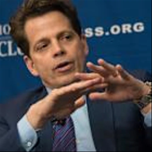 Anthony Scaramucci Explains Why Warren Buffett's Apple Bet Shows Diversification Can Be Overrated: 'Don't Trade Michael Jordan For...'
