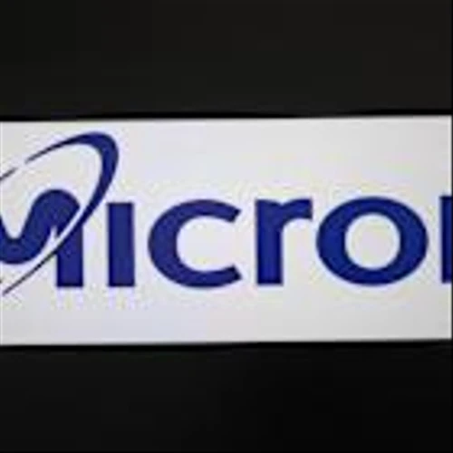 Wolfe Research Reaffirms Outperform Rating on Micron (MU), Keeps $160 PT