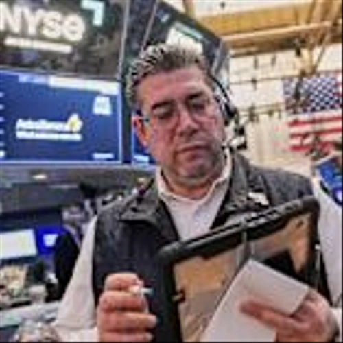 Stock market today: Dow, S&P 500, Nasdaq edge higher as Palantir lifts tech hopes, earnings flood in