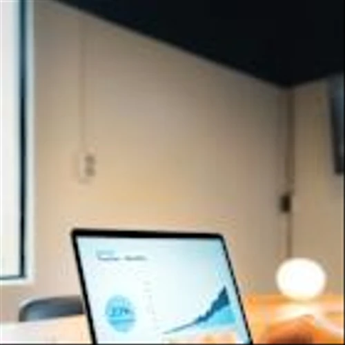 The PNC Financial Services Group, Inc. (PNC) Draws Mixed Analyst Views Despite Higher Price Targets