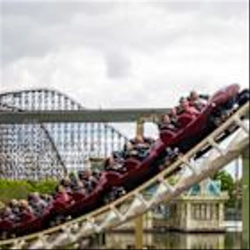 Is Six Flags Entertainment (FUN) A Potential Opportunity After Prolonged Share Price Weakness