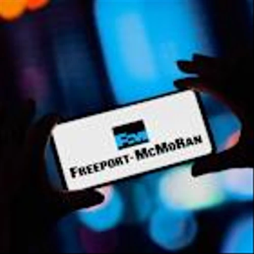 Is Freeport-McMoRan Stock Underperforming the S&P 500?