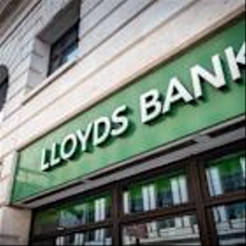 Lloyds staff performance overhaul may lead to job cuts