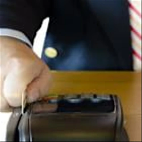 Sea Limited Slides 33% in 3 Months: Time to Exit or Hold the Stock?