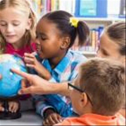 Four Seasons Education (Cayman) Inc.'s (NYSE:FEDU) Share Price Not Quite Adding Up