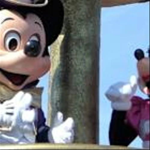 Should Disney’s (DIS) Analyst Upgrade and ESPN Expansion Reshape Investor Expectations?