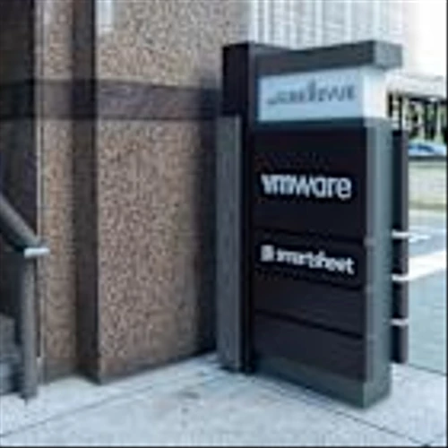 VMware customers face crossroads as Broadcom ends vSphere 7 support
