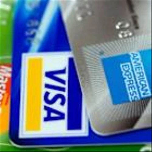 KBW Sticks with $371 PT for American Express (AXP)