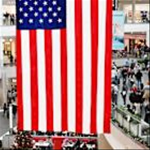 America's wealthiest shoppers are boosting spending — and the US economy — while lower earners pull back
