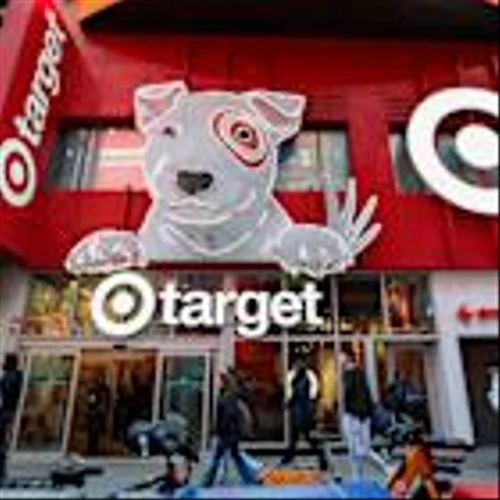 Earnings live: Target stock dives, Lowe's returns to sales growth, Estée Lauder forecast disappoints