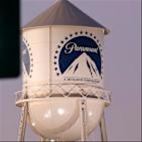 Investors Bet That a Higher Bid for Warner Is Coming