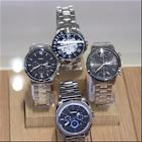 Fossil Stock Is Quietly Surging—Insiders Just Made Big Bets