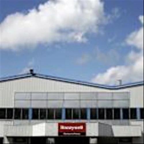 Honeywell Stock Is Gaining Momentum. It’s Finally Time to Buy, Analyst Says.