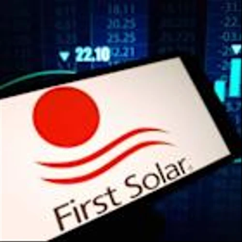 Is First Solar Stock Outperforming the Dow?