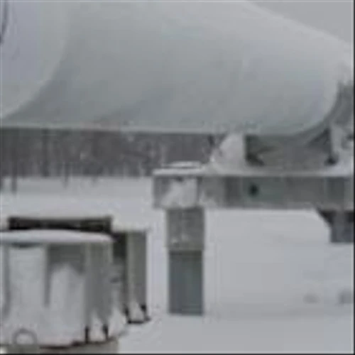 Oil Inches Higher on Possible Supply Disruptions in Russia