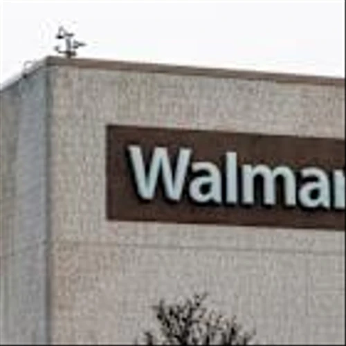 Walmart’s award-winning $168 Viktor & Rolf perfume with 4,300+ perfect ratings is on sale for only $78