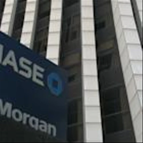 How Investors Are Reacting To JPMorgan Chase (JPM) Resolving 1MDB Claims Amid Analyst Optimism