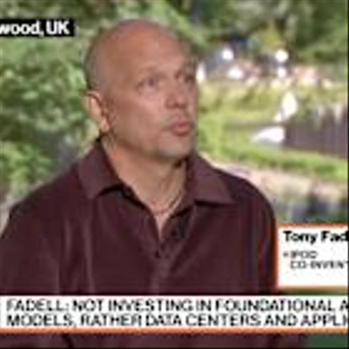 Apple Needs To Get Bold on AI, Says iPod Co-Inventor