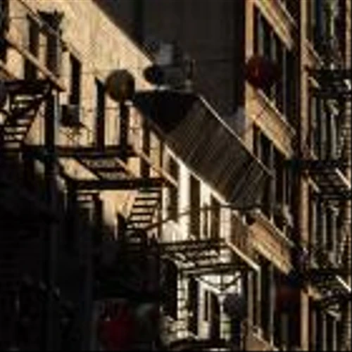 Arbor Realty Shares Drop as Apartment Complex Lender Warns of Shrinking Earnings