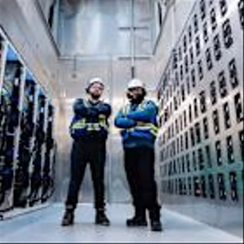 Bitcoin miner turns AI cloud contender