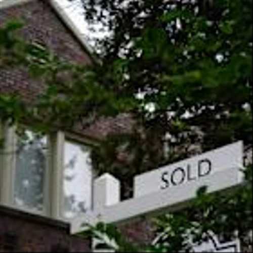 Compass sues Zillow for allegedly stifling competition for home listings