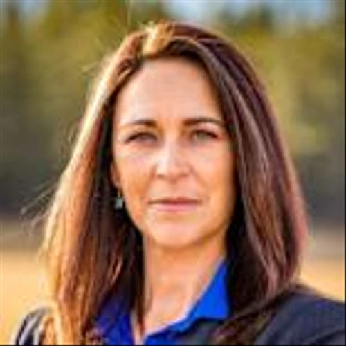 Hecla's Loralee Johnstone Honored with Prestigious King Charles III Coronation Medal in Yukon