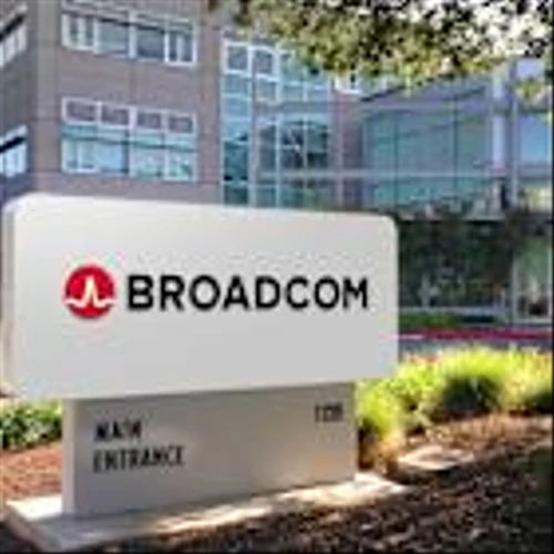 Buyers Push Broadcom Stock Higher Ahead Of Quarterly Results, Along With This Fast-Growing AI Name