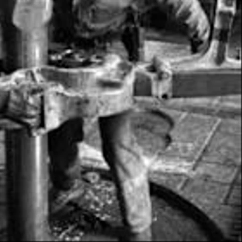 Shale Giants Slash Thousands of Jobs as Lower Prices Bite